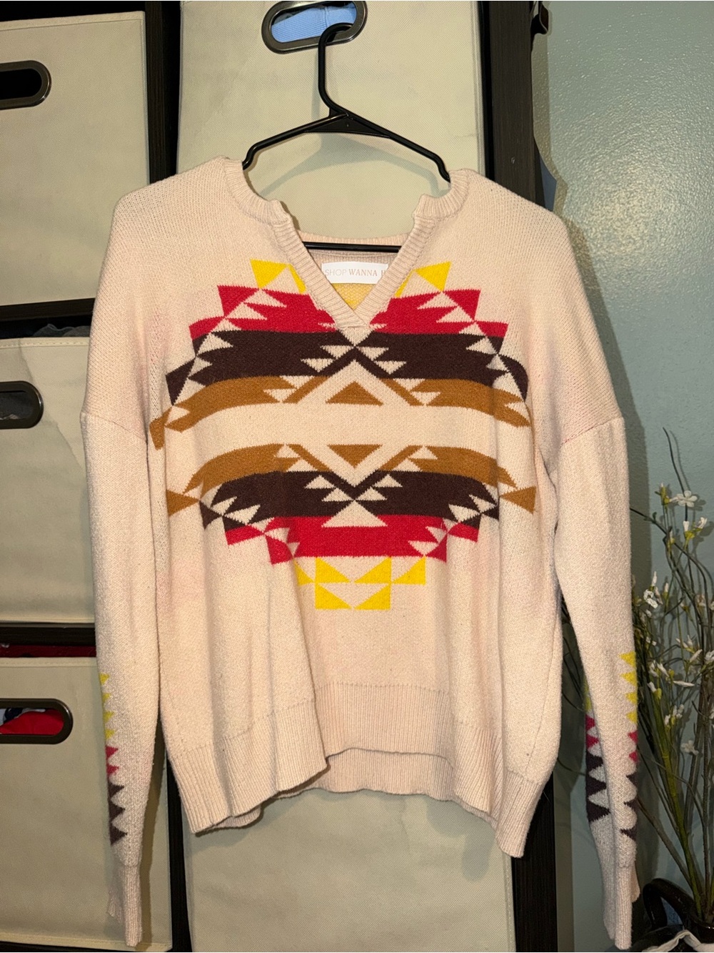 Soft Cream Aztec V-Neck Sweater with Multicolor Motif